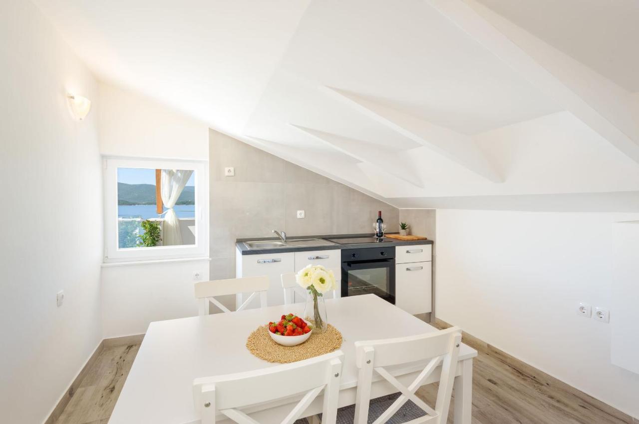 Apartments Morska Vila โกมาร์นา ภายนอก รูปภาพ
