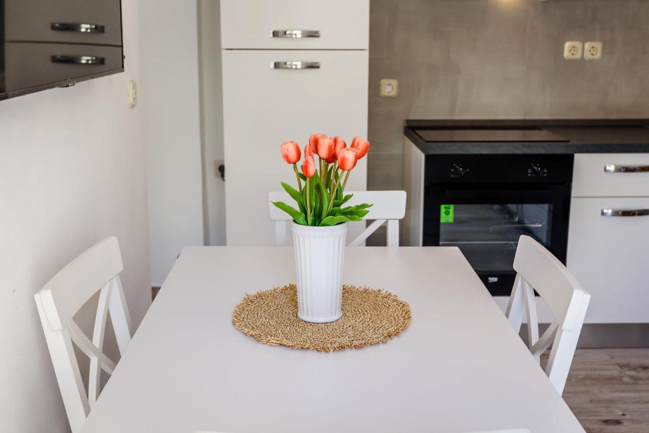 Apartments Morska Vila โกมาร์นา ภายนอก รูปภาพ